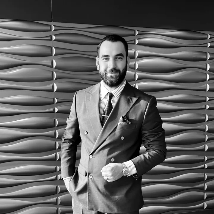 Official portrait of Ismet Tasceken
